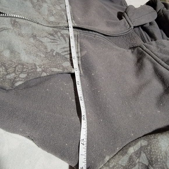 Gray Patterned Crop Hoodie - Picture 8 of 8